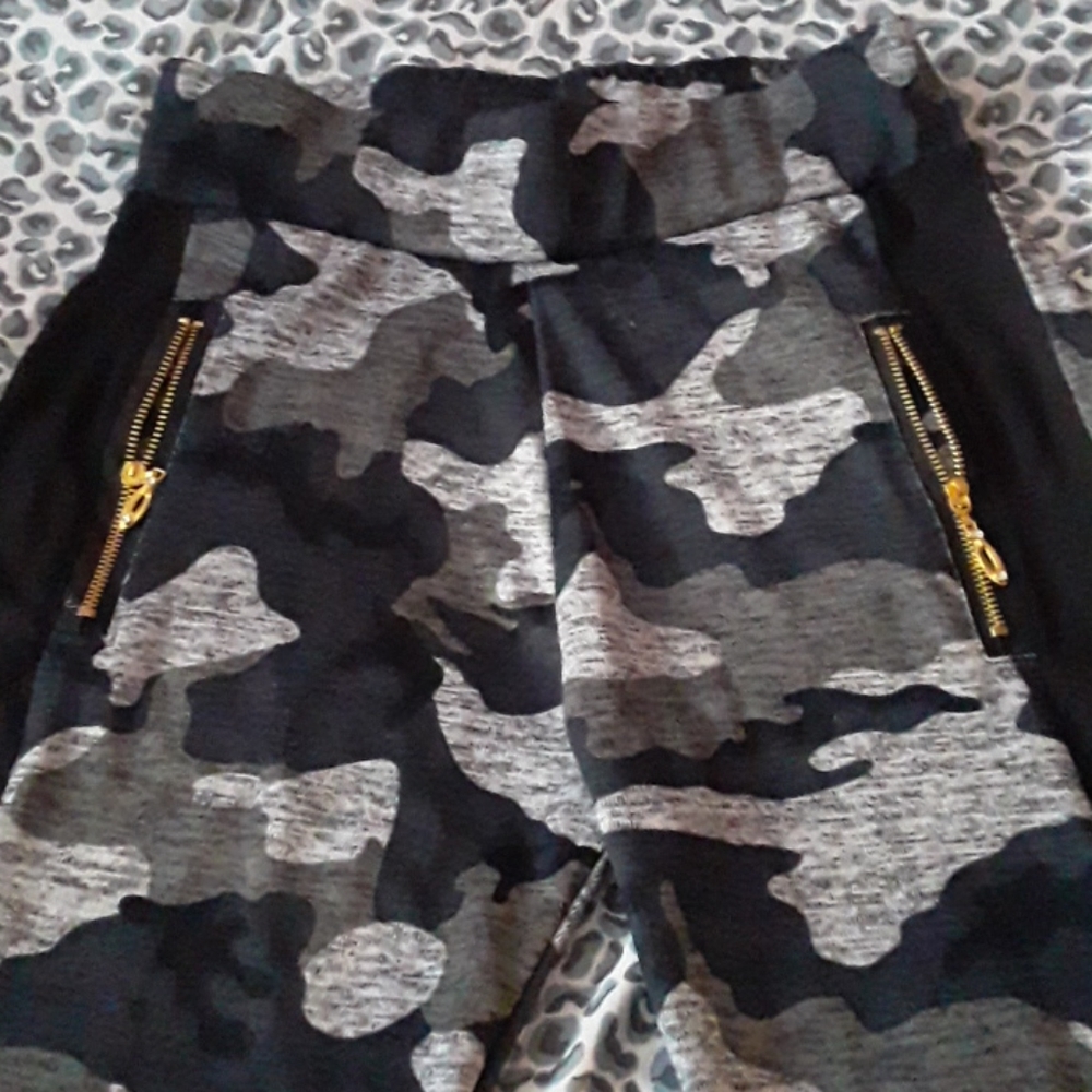 Army Pants with Golden Zippers